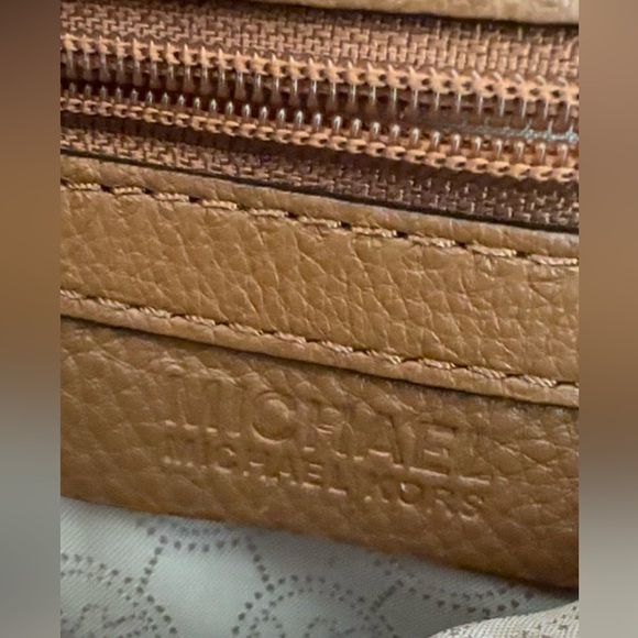 Michael Kors tan leather fold over purse - Picture 7 of 8